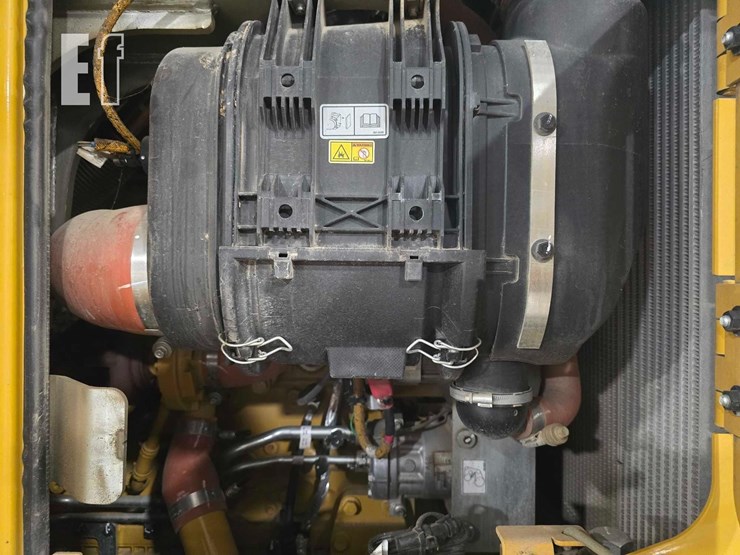 caterpillar-953-image-24