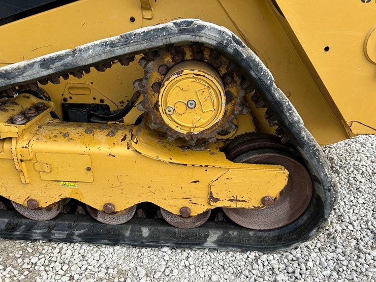 2022-caterpillar-259d3-image-19
