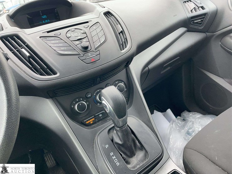 2015-ford-escape-image-13