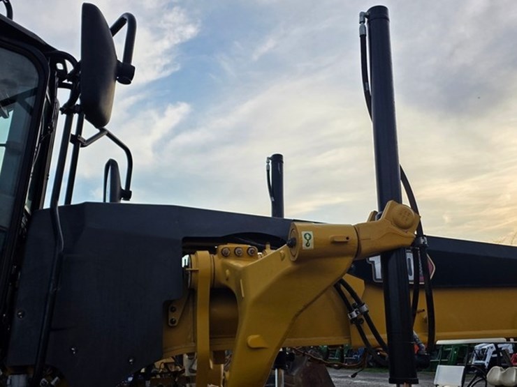 2020-caterpillar-140-image-40