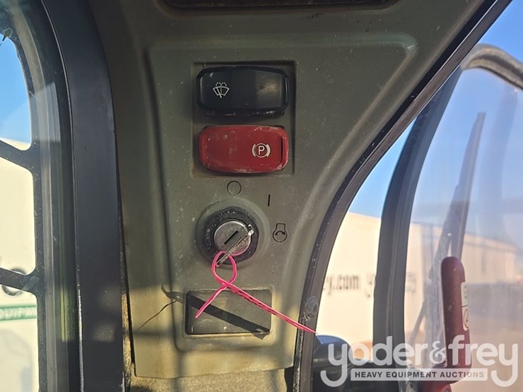 2021-caterpillar-289d3-image-83