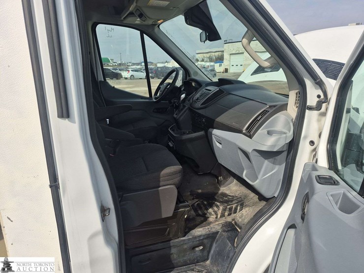 2016-ford-transit-image-29