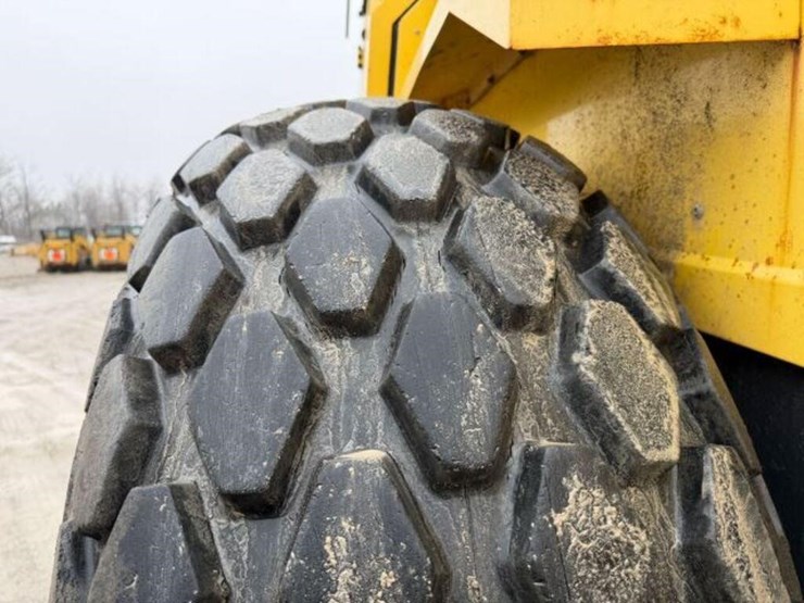 2011-bomag-bw211d-40-image-34