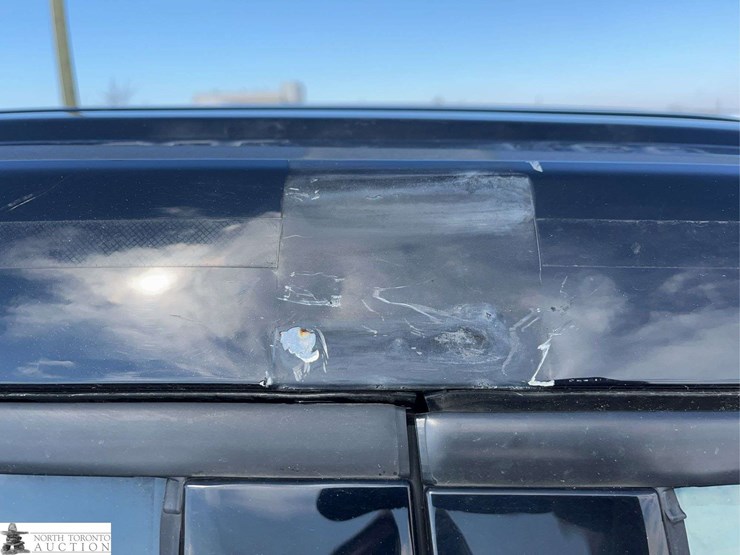 2020-ford-explorer-image-25