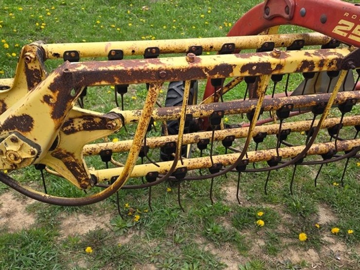 new-holland-258-image-15