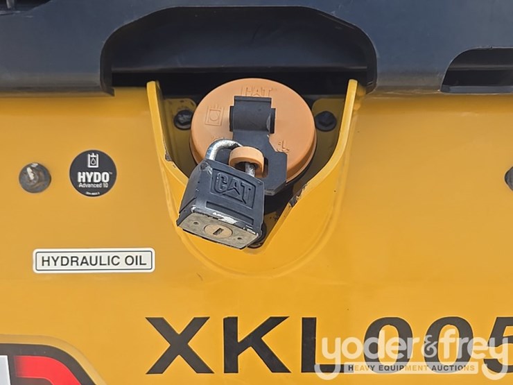 2021-caterpillar-d1-image-59