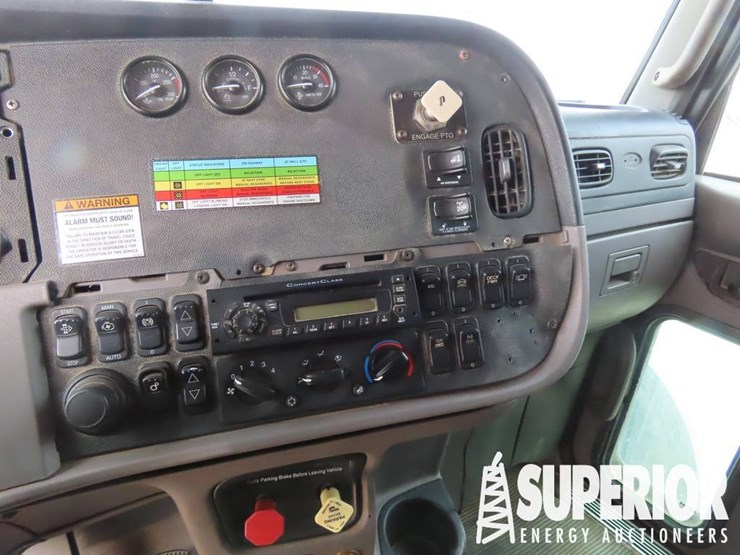2012-peterbilt-365-image-8