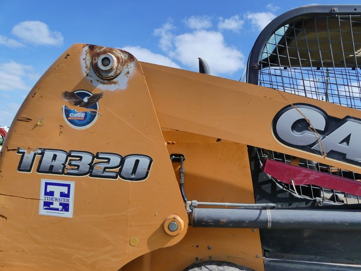 2015-case-tr320-image-8