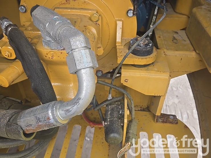 2018-caterpillar-305.5-image-54