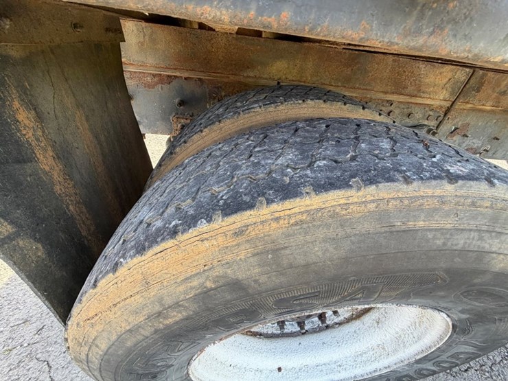 #31768-•-1998-freightliner-single-axle-truck-tractor-image-9