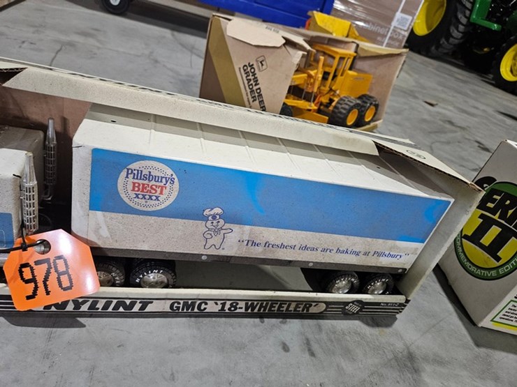 #978-•-gmc-steel-toy-18-wheeler-image-3