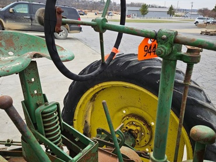 john-deere-model-b-image-22