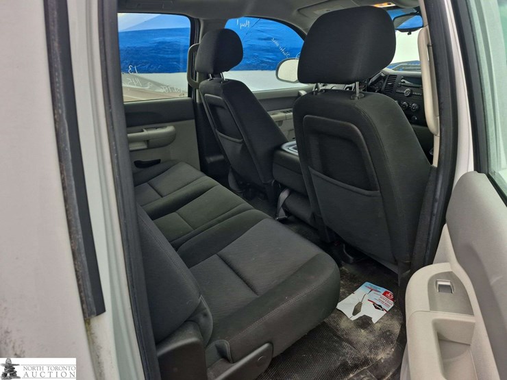 2013-chevrolet-silverado-1500-image-30