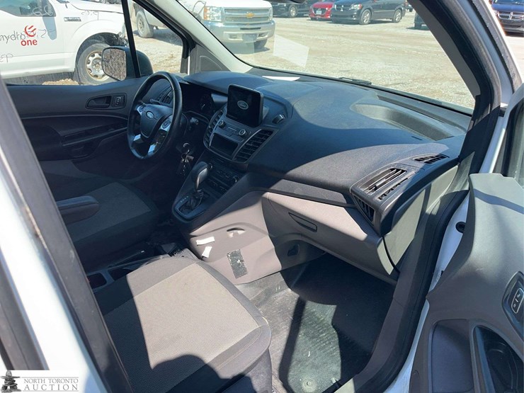 2022-ford-transit-connect-image-16