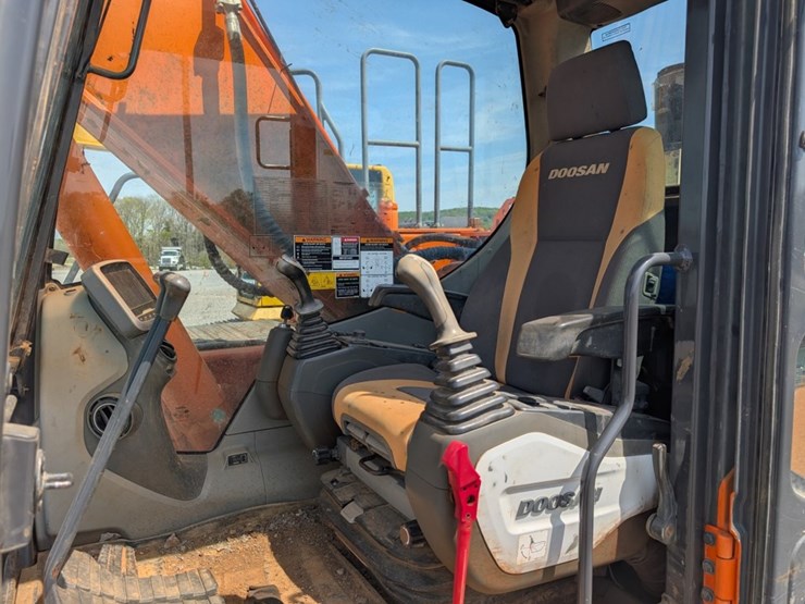 doosan-dx225-lc-3-image-22