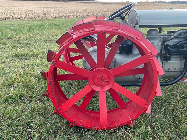 1917-experimental-fordson-tractor-(oldest-fordson-tractor-in-the-world)-image-35