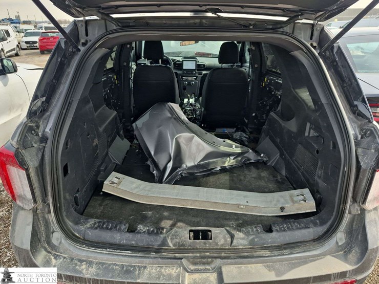 2025-ford-explorer-image-22