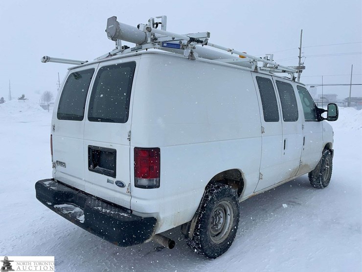 2009-ford-cargo-image-5