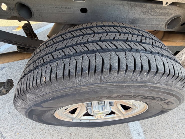 2015-chevrolet-silverado-1500-image-11