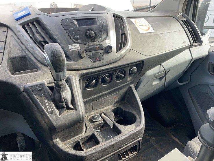 2015-ford-transit-image-13