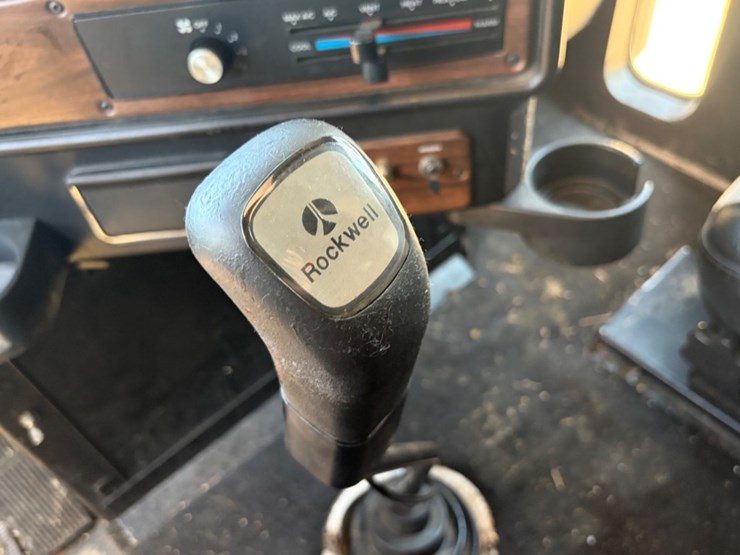 #31724-•-1997-freightliner-tandem-axle-flatbed-entertainmen-image-19