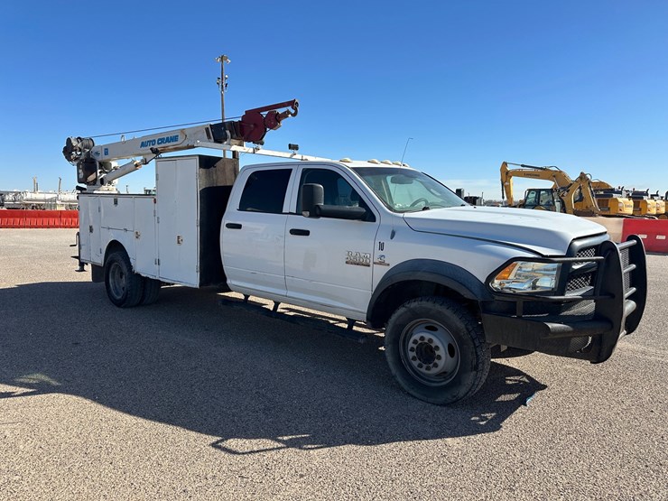 2014-dodge-5500-service-truck-image-3