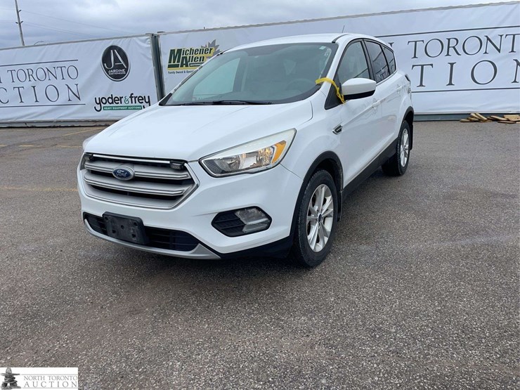 2017-ford-escape-image-1