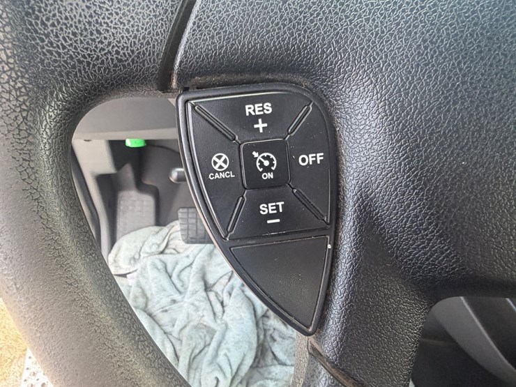 2024-international-hx620-image-37