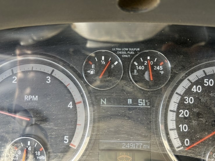 2010-dodge-ram-3500-image-28