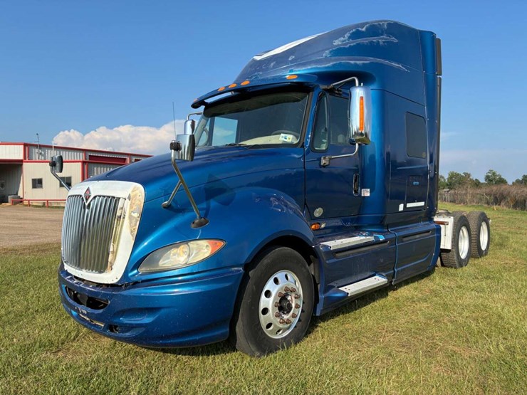 2011-international-prostar-image-1