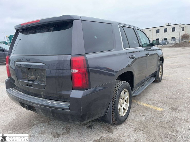 2017-chevrolet-tahoe-image-5