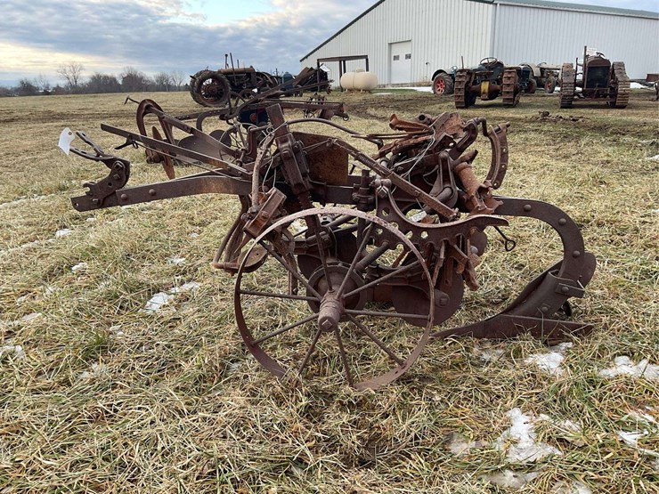 two-bottom-oliver-plow-image-7