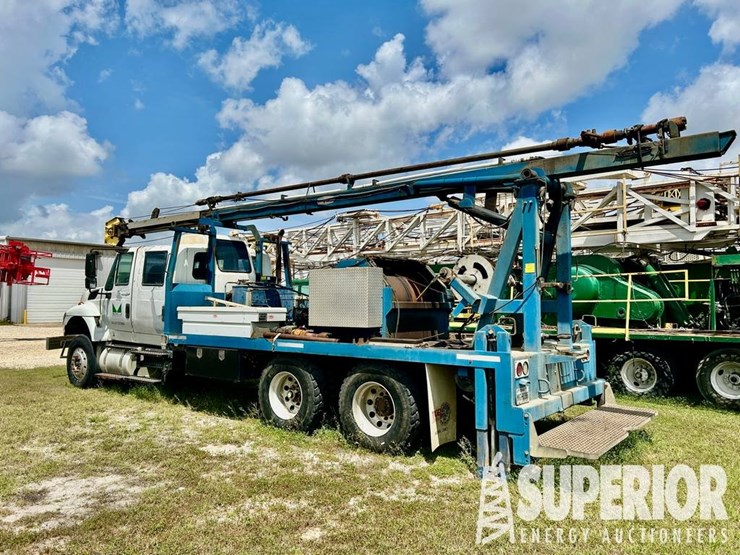 2014-international-7400-image-3