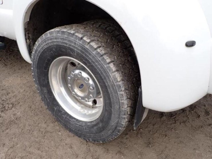 2015-ford-f450-lariat-image-40