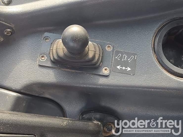 2022-deere-260e-image-121