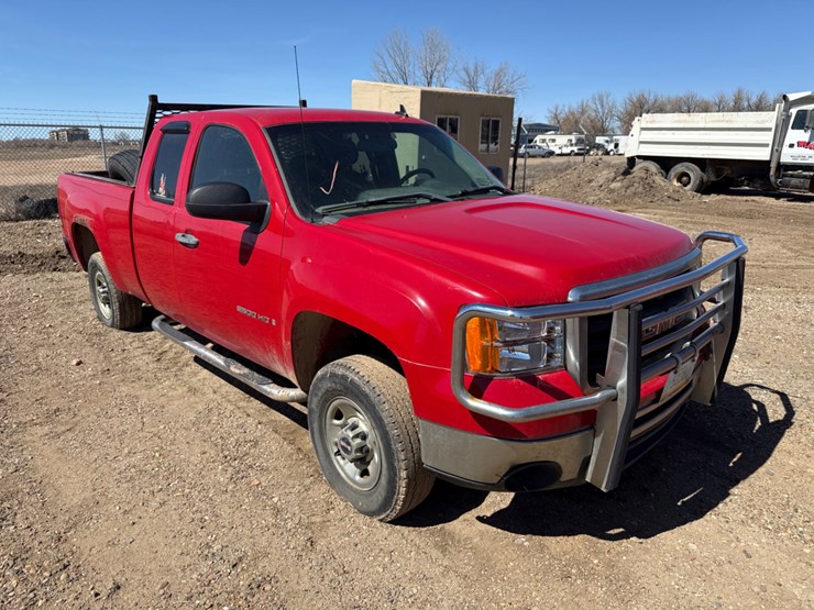 2009-gmc-sierra-2500hd-image-2