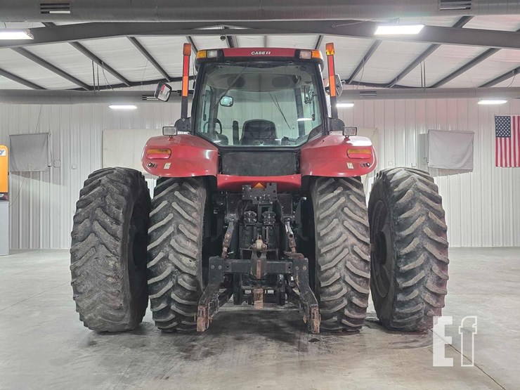 case-ih-magnum-245-image-8