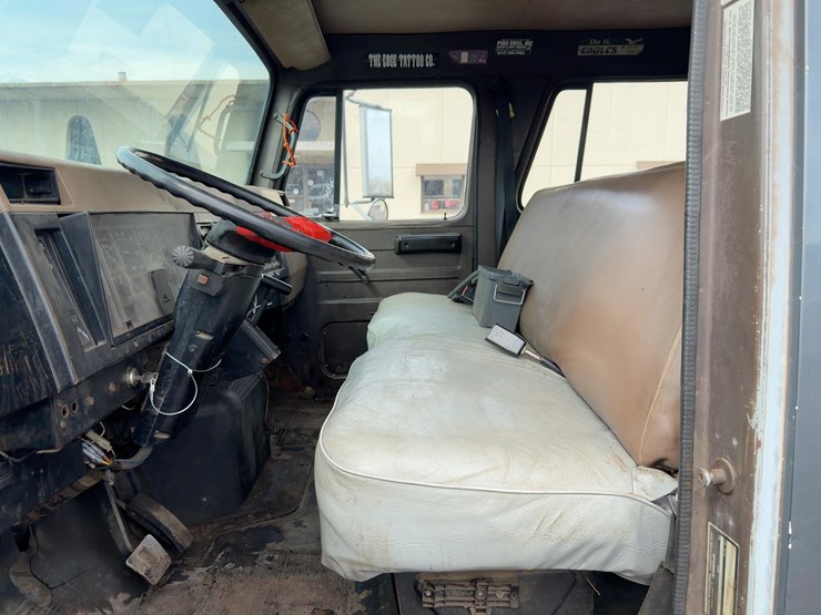 1992-international-4700-image-19