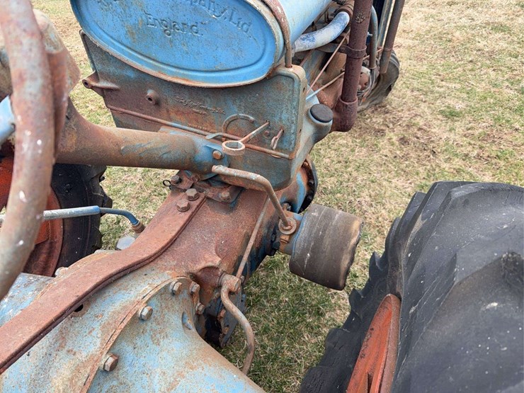 fordson-all-around-england-tractor-image-26