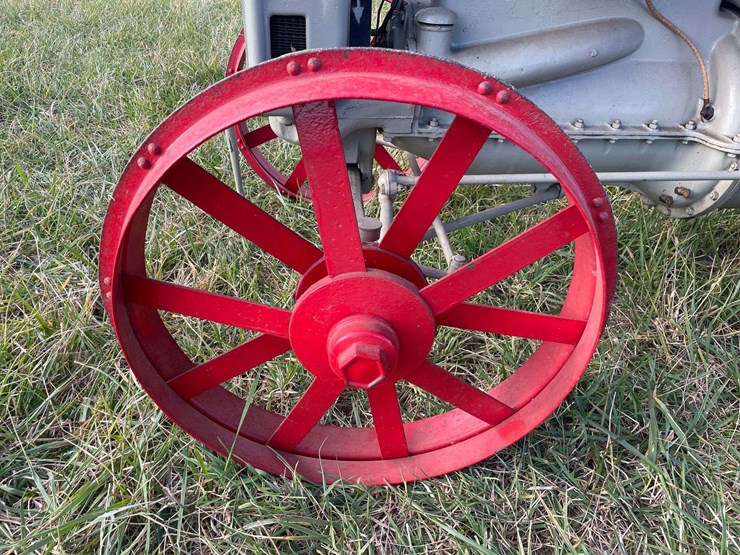 1918-fordson-tractor-image-15