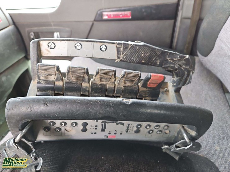 2013-kenworth-t800-image-34