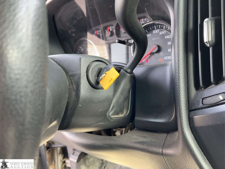 2017-chevrolet-silverado-1500-image-14