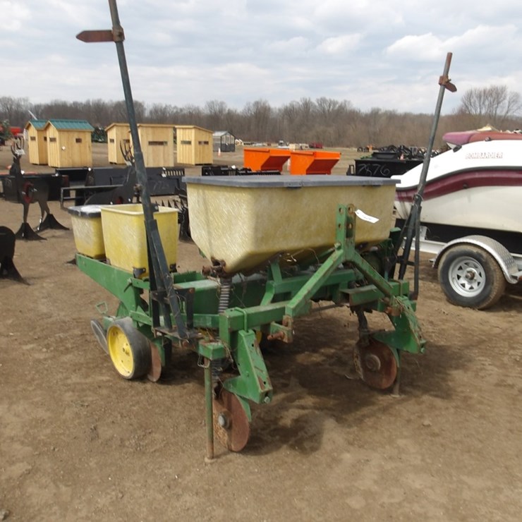 #7426 • 3pt 2 row John Deere Planter