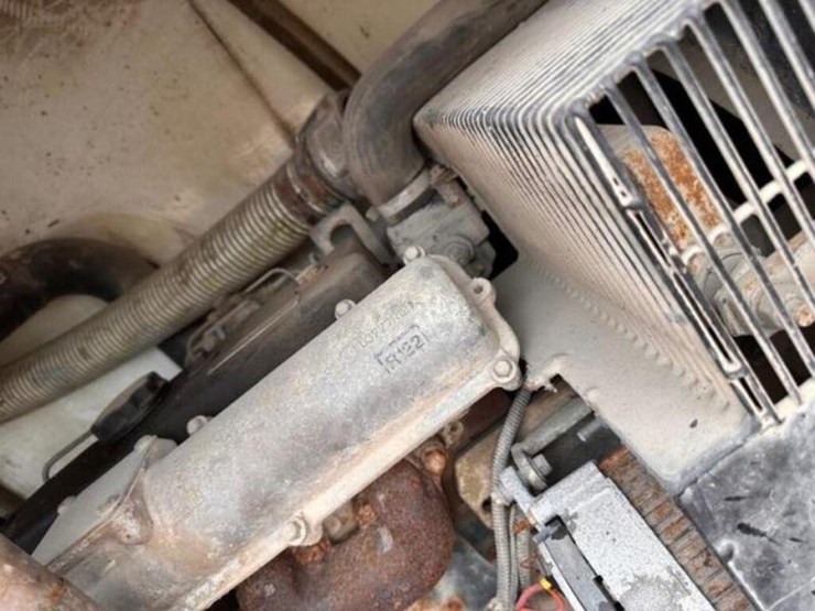 2008-peterbilt-335-image-40