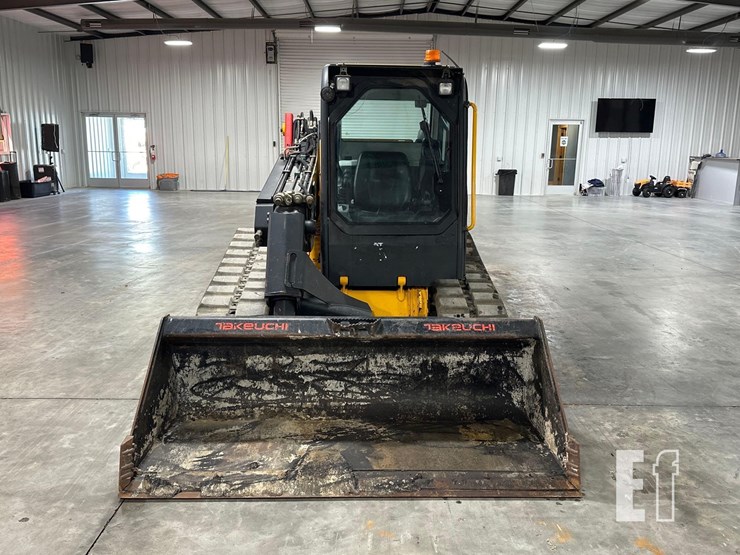 2020-jcb-3ts-8t-image-7