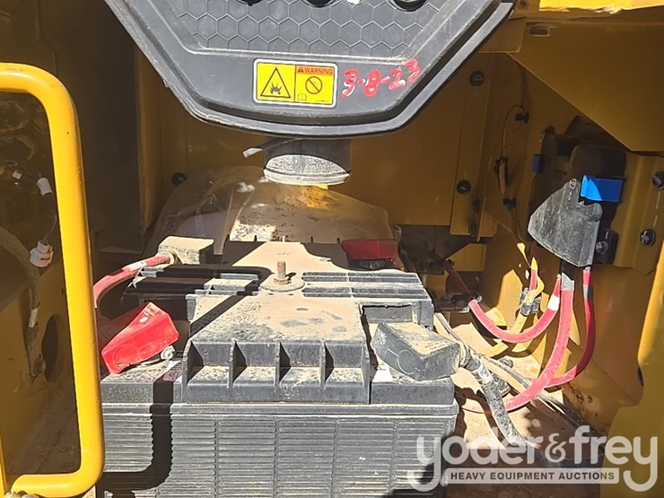 2019-caterpillar-336-image-36