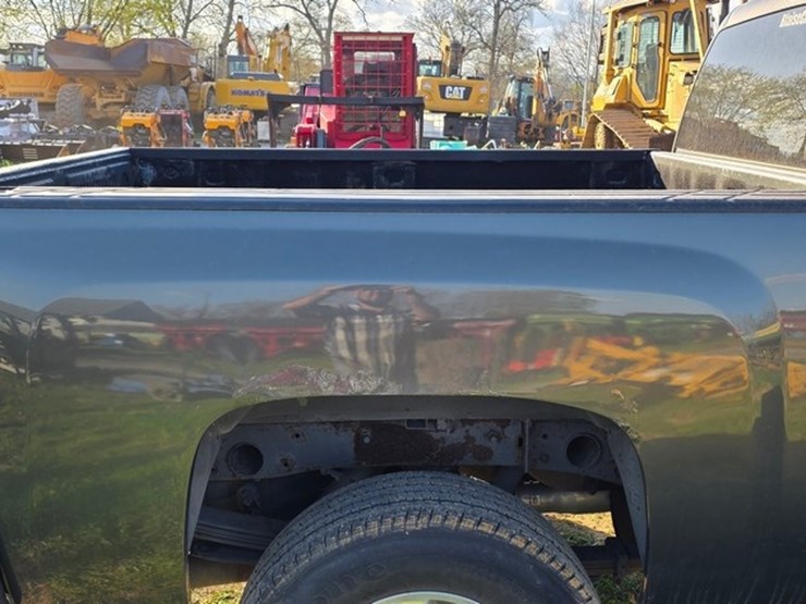 2011-chevrolet-2500-image-24