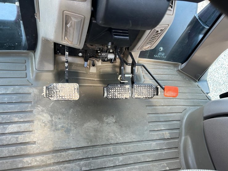 2022-case-ih-maxxum-115-image-22