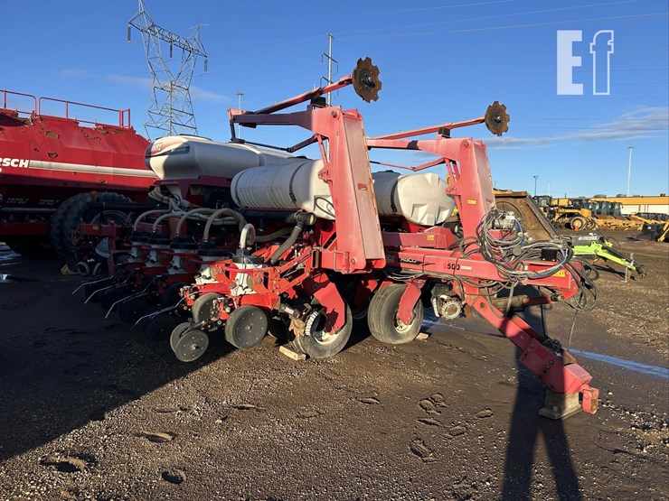 2009-white-8516-image-3