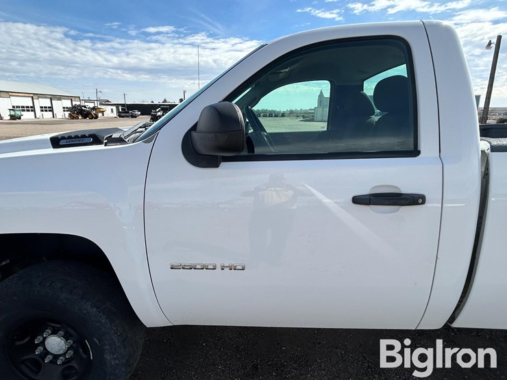 2010-chevrolet-silverado-2500-image-17